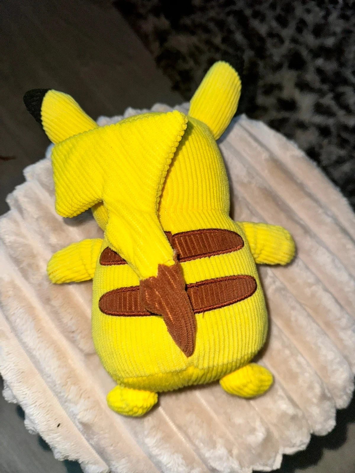 Peluche Pikachu de veludo costelas Pokémon – photo 2